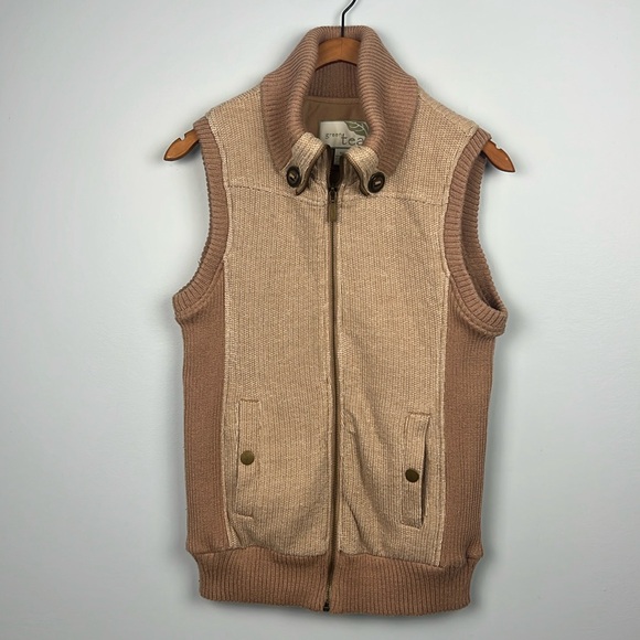 Green Tea medium neutral tan women’s knit zippered vest - Picture 1 of 10